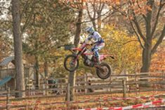52 Veelbelovend talent Daan Bruijsten (E2) viel uit met een haperende motor