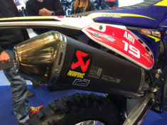 2016pb11_endurogp_akrapovic