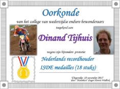 De oorkonde voor Dinand Tijhuis