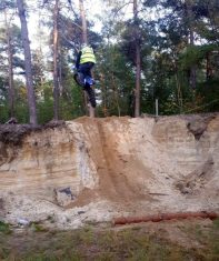 hard met boomstam