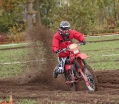 1212 Bij de Vintage rijders was Jan-Hans Dolfing iedereen te snel af